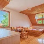 Oblak Estate Apartment *