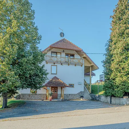 Oblak Estate