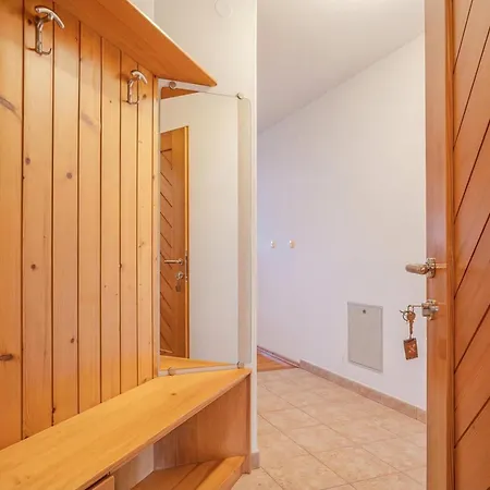Oblak Estate Apartma