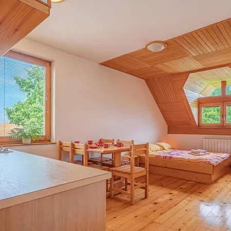 Oblak Estate Apartmán *