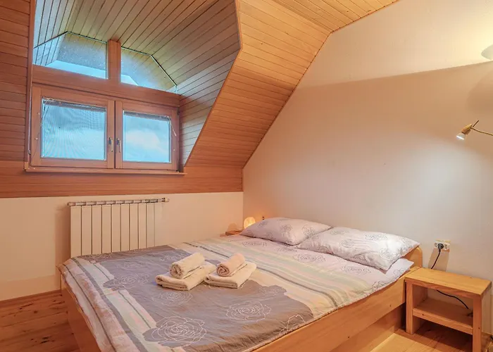 Oblak Estate Apartman *