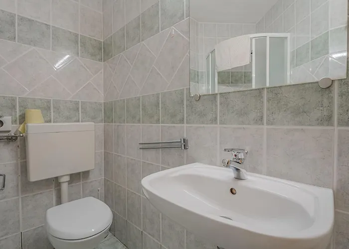 Oblak Estate Apartman Ortnek